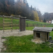 Bild vom Spielplatz anzeigen.