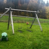 Bild vom Spielplatz anzeigen.