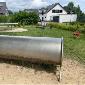 Bild vom Spielplatz anzeigen.