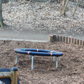 Bild vom Spielplatz anzeigen.