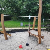 Bild vom Spielplatz anzeigen.