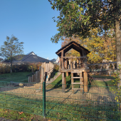 Bild vom Spielplatz anzeigen.