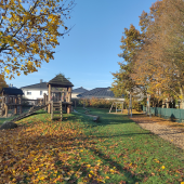 Bild vom Spielplatz anzeigen.