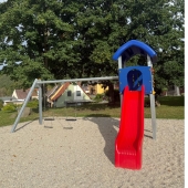 Bild vom Spielplatz anzeigen.
