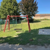 Bild vom Spielplatz anzeigen.