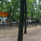 Bild vom Spielplatz anzeigen.