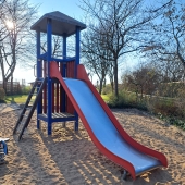 Bild vom Spielplatz anzeigen.