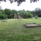 Bild vom Spielplatz anzeigen.