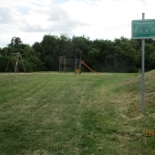 Bild vom Spielplatz anzeigen.
