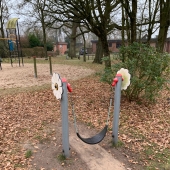 Bild vom Spielplatz anzeigen.