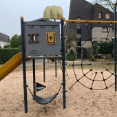 Bild vom Spielplatz anzeigen.