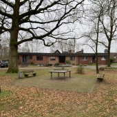 Bild vom Spielplatz anzeigen.