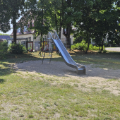 Bild vom Spielplatz anzeigen.