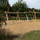 Bild vom Spielplatz anzeigen.