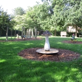 Bild vom Spielplatz anzeigen.