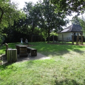 Bild vom Spielplatz anzeigen.