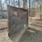 Bild vom Spielplatz anzeigen.