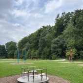 Bild vom Spielplatz anzeigen.