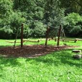 Bild vom Spielplatz anzeigen.