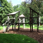 Bild vom Spielplatz anzeigen.