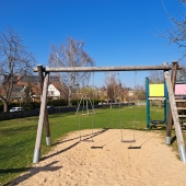 Bild vom Spielplatz anzeigen.
