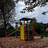 Bild vom Spielplatz anzeigen.