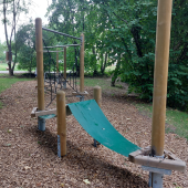 Bild vom Spielplatz anzeigen.