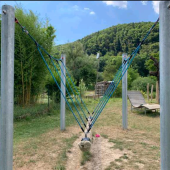 Bild vom Spielplatz anzeigen.