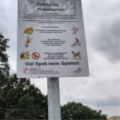 Bild vom Spielplatz anzeigen.