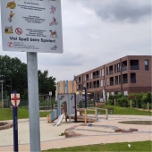 Bild vom Spielplatz anzeigen.