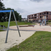 Bild vom Spielplatz anzeigen.
