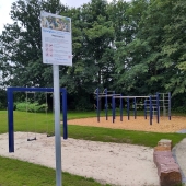 Bild vom Spielplatz anzeigen.