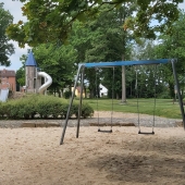 Bild vom Spielplatz anzeigen.