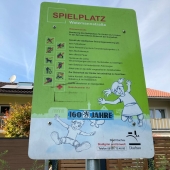 Bild vom Spielplatz anzeigen.