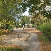 Bild vom Spielplatz anzeigen.