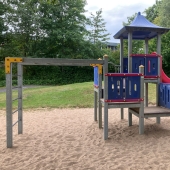 Bild vom Spielplatz anzeigen.
