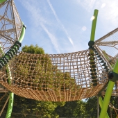 Bild vom Spielplatz anzeigen.