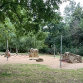 Bild vom Spielplatz anzeigen.