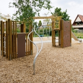 Bild vom Spielplatz anzeigen.
