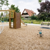 Bild vom Spielplatz anzeigen.