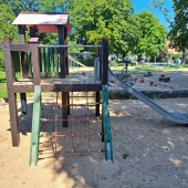 Bild vom Spielplatz anzeigen.