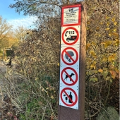 Bild vom Spielplatz anzeigen.