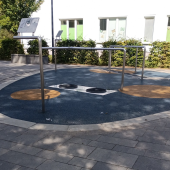 Bild vom Spielplatz anzeigen.