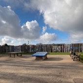 Bild vom Spielplatz anzeigen.