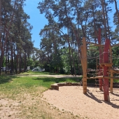 Bild vom Spielplatz anzeigen.