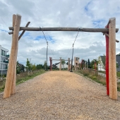 Bild vom Spielplatz anzeigen.