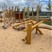 Bild vom Spielplatz anzeigen.