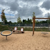 Bild vom Spielplatz anzeigen.