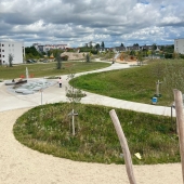 Bild vom Spielplatz anzeigen.