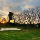 Bild vom Spielplatz anzeigen.